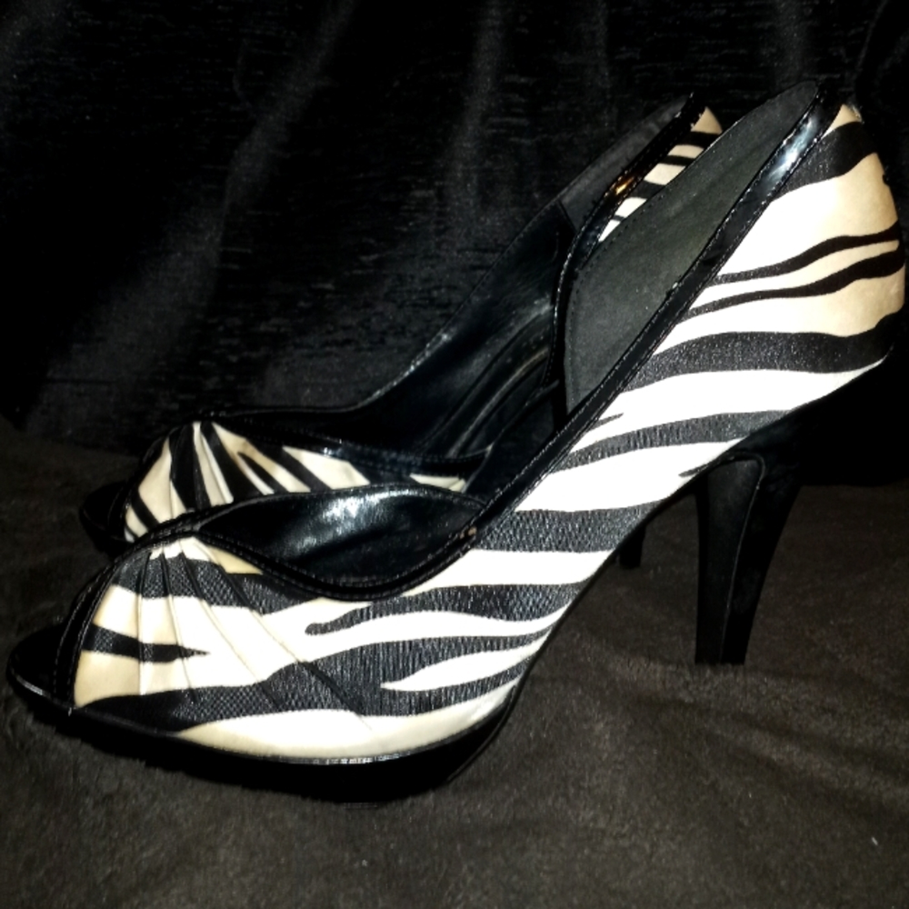 Zebra print satin peep-toe heel Size 8
